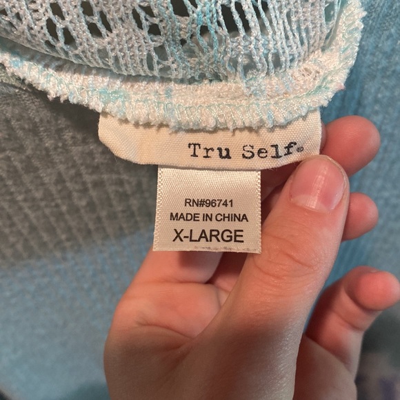 Tru self blue sweater with webbed back size XL - Picture 2 of 3